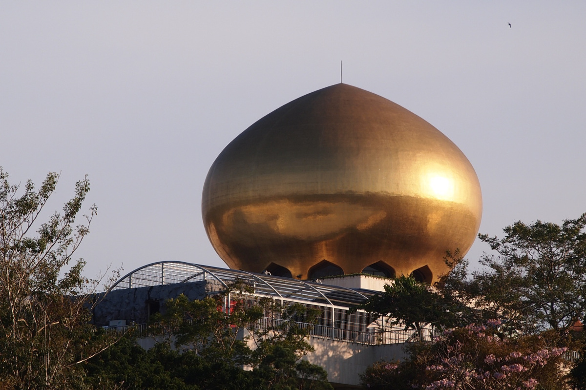 ยอดโดมทองคำ พระราชวังอิสตานา นูรูล อีมาน